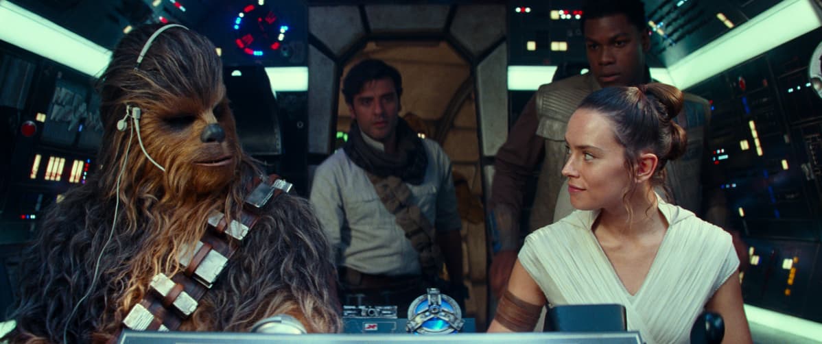 Lehdistökuva elokuvasta Star Wars: The Rise of Skywalker.