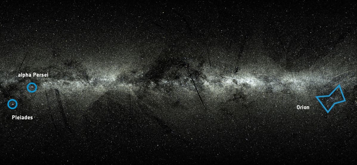 Avaruusteleskoopin kuvaa Linnunradasta. Erikseen merkittyinä Orion, Seulaset ja Perseus.