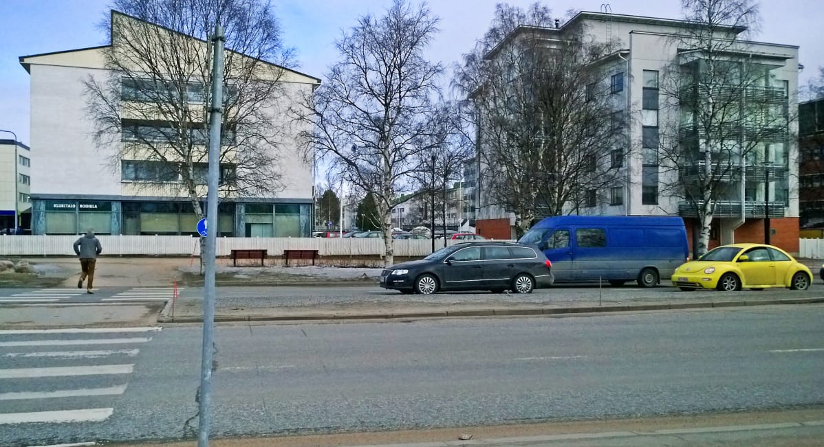 Suojatie Rovaniemen Hallituskadulla
