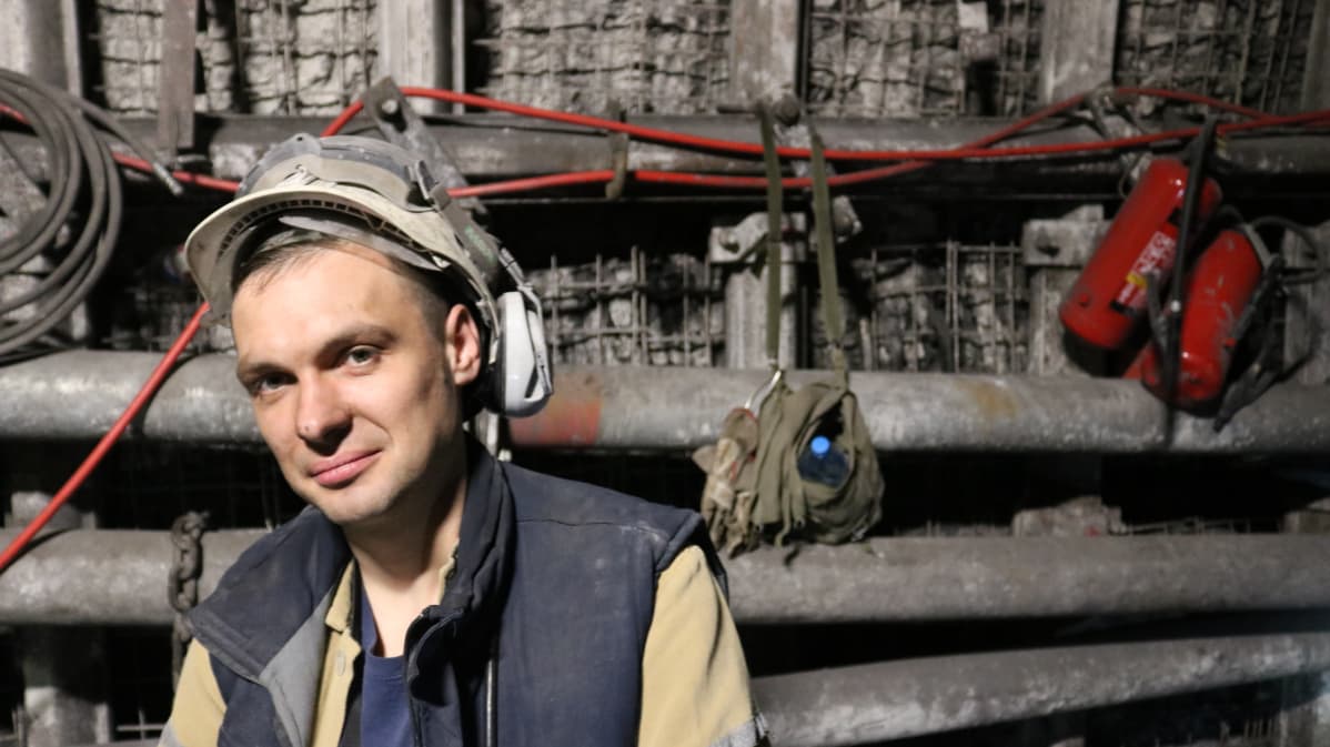 Marcin Wróbel työskentelee työnjohtajana Bogdankan hiilikaivoksessa.