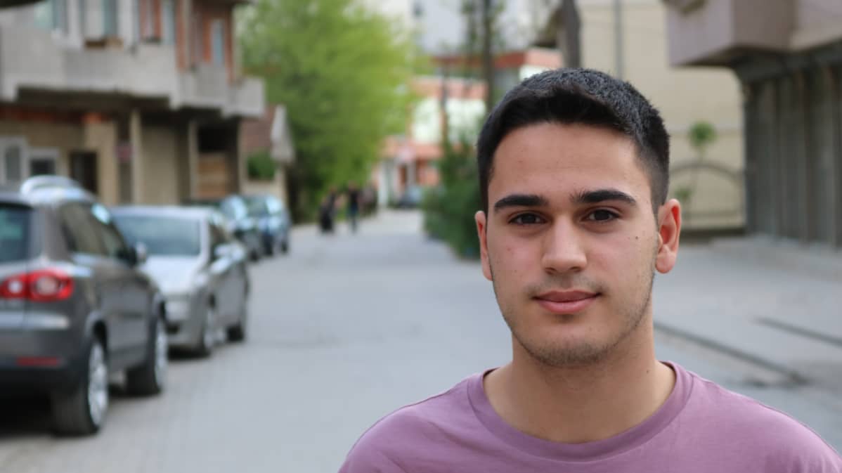 Kosovolainen Dardan Gërguri aikoo muuttaa Suomeen opiskelemaan.