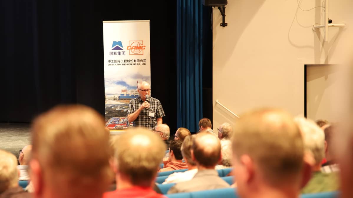 Kemijärven entinen kaupunginjohtaja, Boreal Biorefin hallituksen varapuheenjohtaja Timo E. Korva yleisötilaisuudessa Kemijärvellä 17. kesäkuuta 2019.