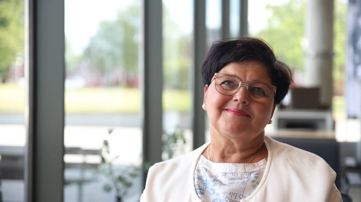 Markkinoinnin professori, markkinoinnin ja viestinnän akateemisen yksikön dekaani, sekä Tritonian johtokunnan puheenjohtaja Pirjo Laaksonen.