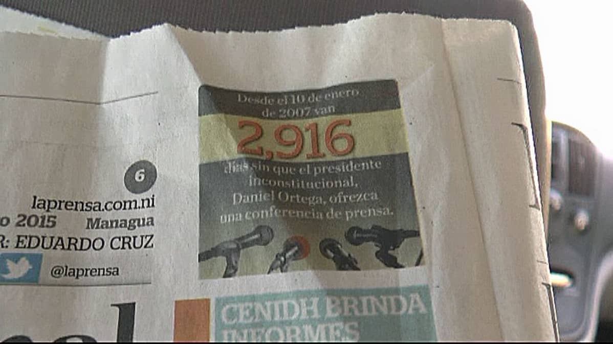 Prensa muistuttaa päivittäin kauanko "epäperustuslaillisen presidentin" edellisestä lehdistötilaisuudesta on kulunut.