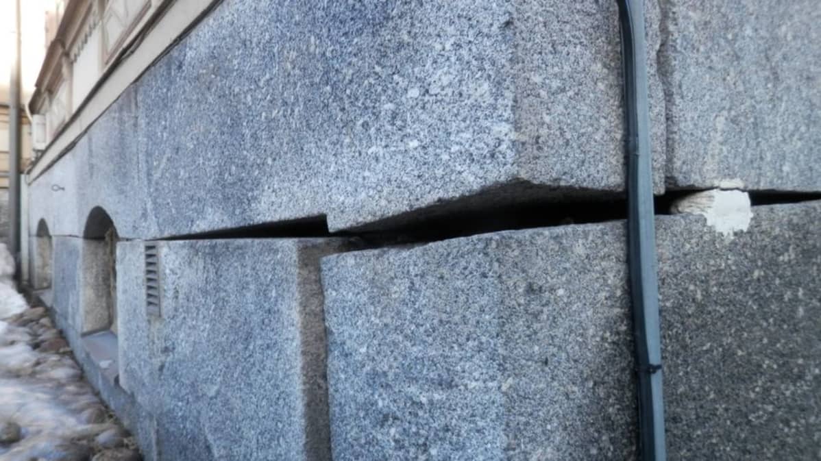 Kuvassa Pietarsaaren raatihuoneen rakenteita.