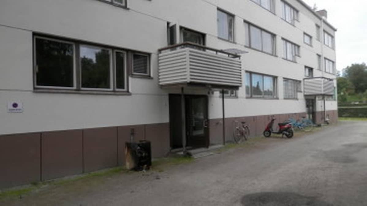 Kolmikerroksinen talo