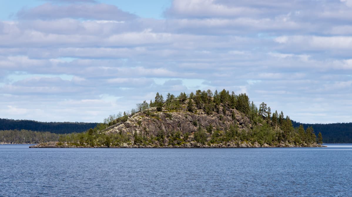 Ukonkivi.