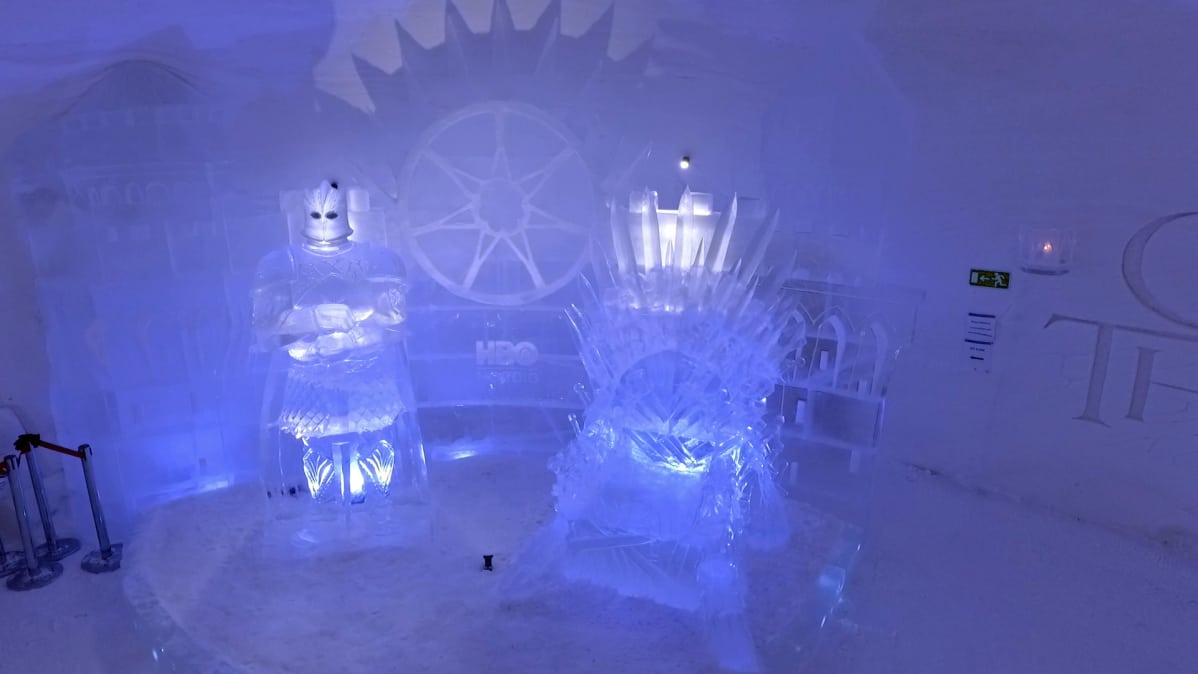Game of thrones valtaistuinsali Snow Villagessa