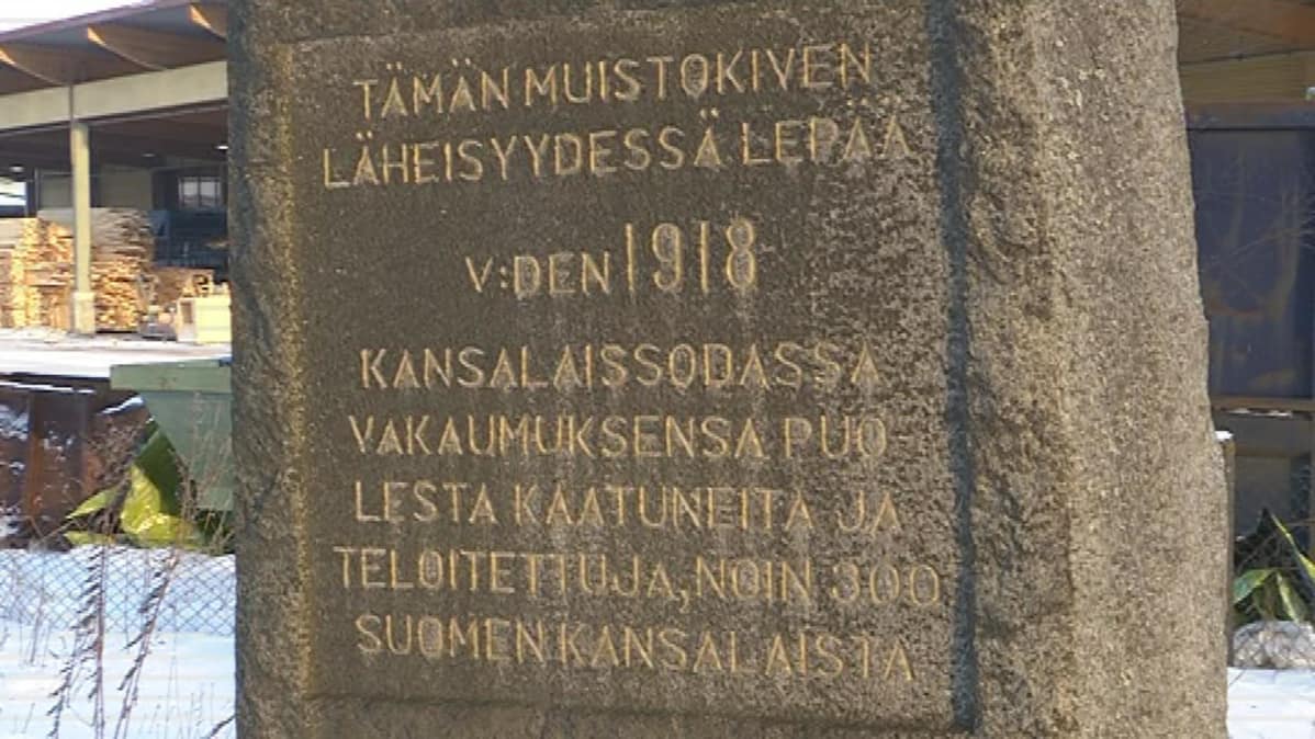 1918 sisällissodan joukkohaudan muistomerkki Vierumäellä Heinolassa.