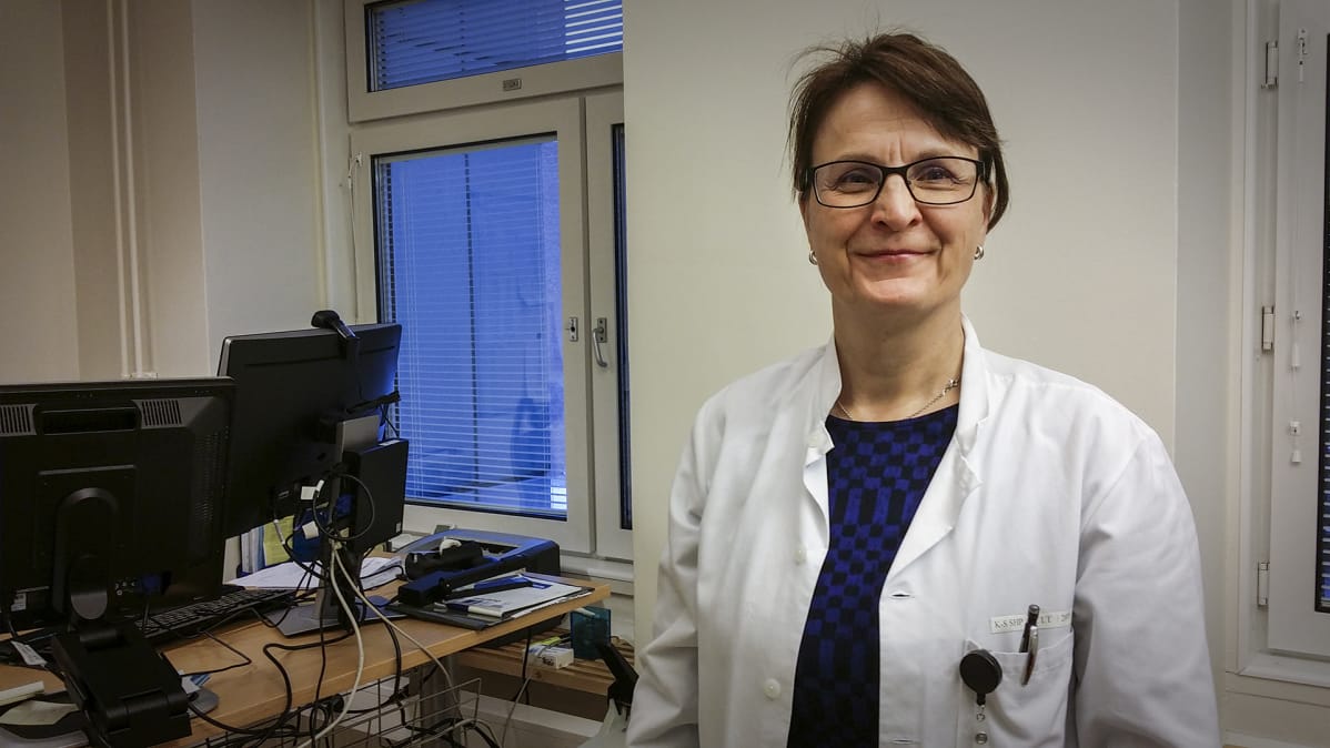 Keski-Suomen keskussairaalan naistentautien osastonylilääkäri Pauliina Aukee