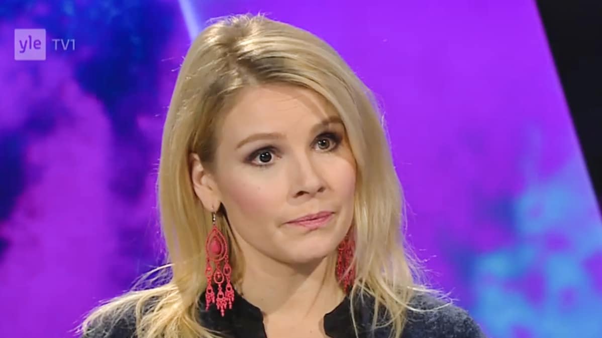 Pamela Tola.