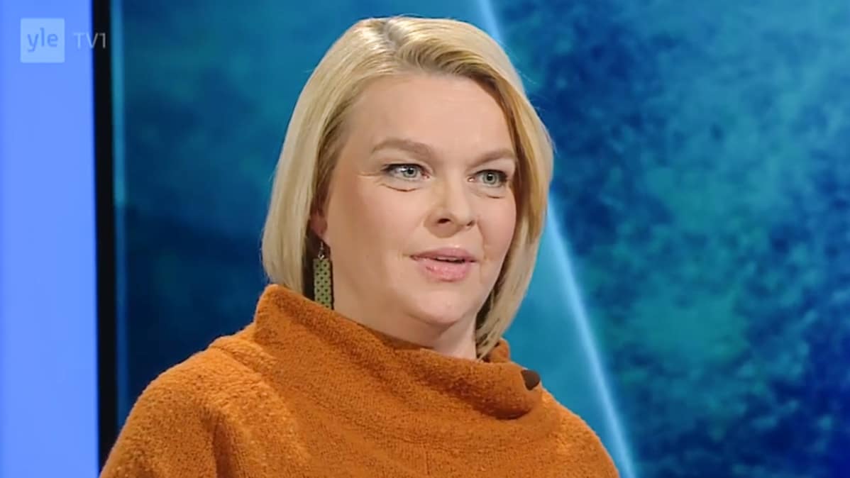 Elina Knihtilä