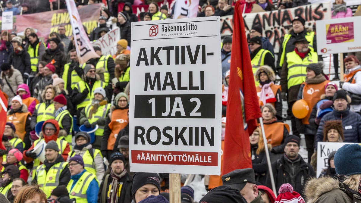 mielenosoitus 2. 2. Helsingin Senaatintori