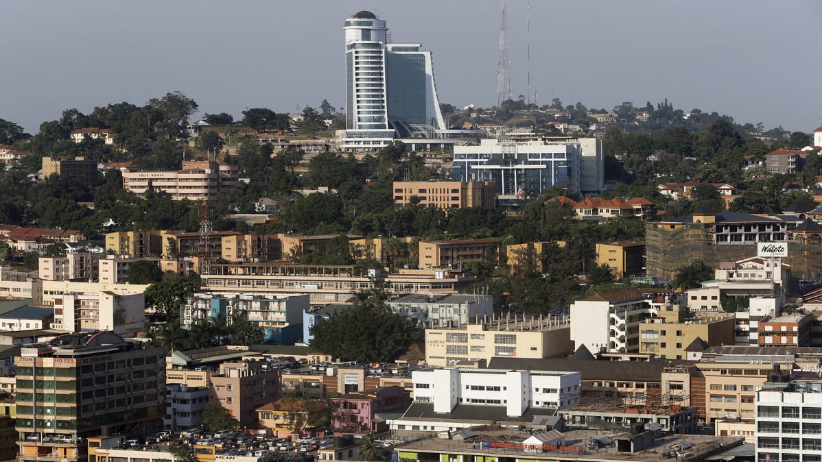Pearl of Africa -hotelli kukkulan päällä Kampalassa Ugandassa.