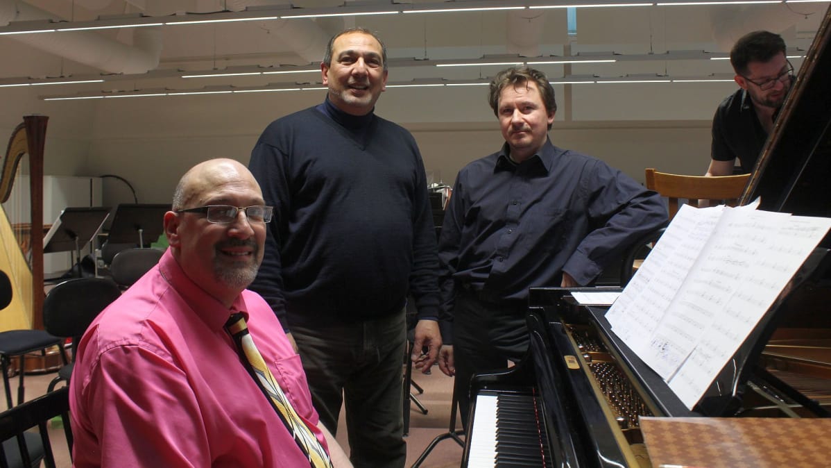 Marian Petrescun Trio täydentää Jyväskylä Sinfonian ja Ilmavoimien Big Bandin jazz-sointia.