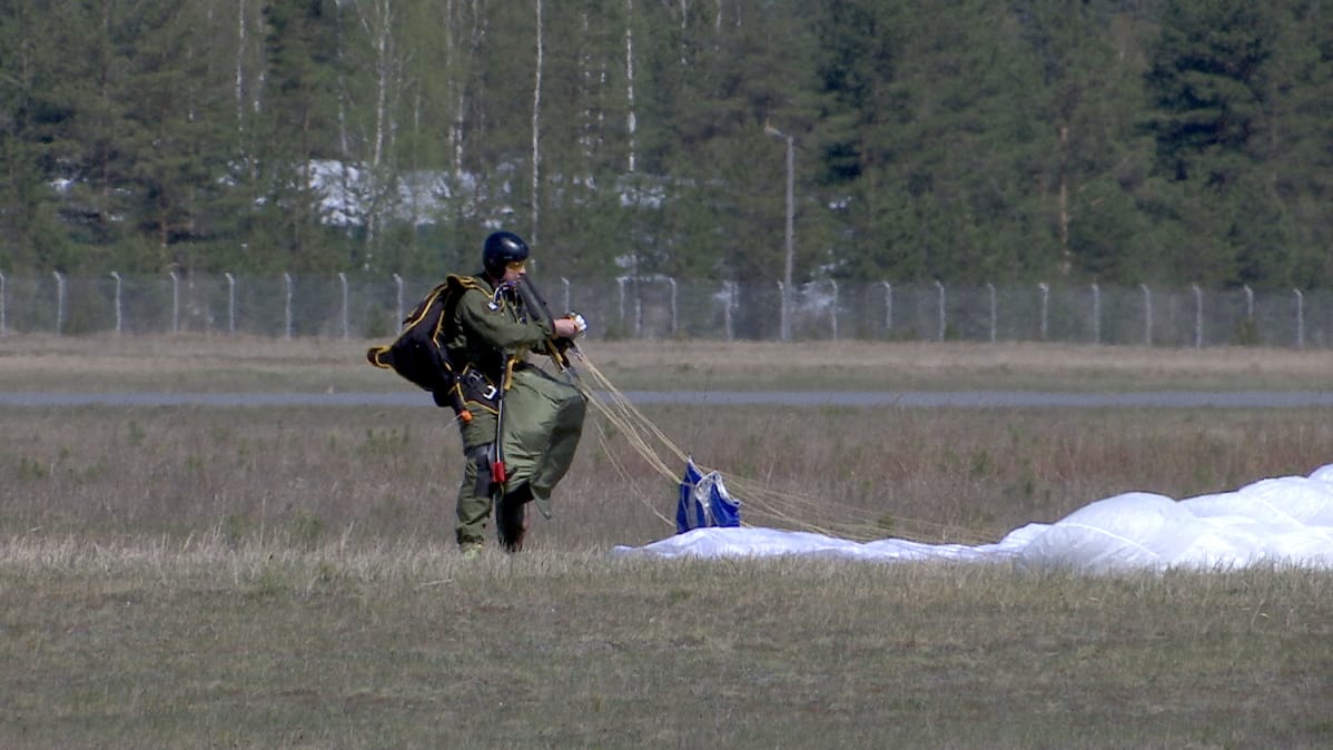 Skydive Karjalan puheenjohtaja Olli-Pekka Luomajoki