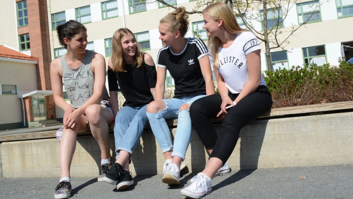 Niina Paldanius, Bertta Kumpulainen, Kiia Vehviläinen ja Saara Ruotsalainen.