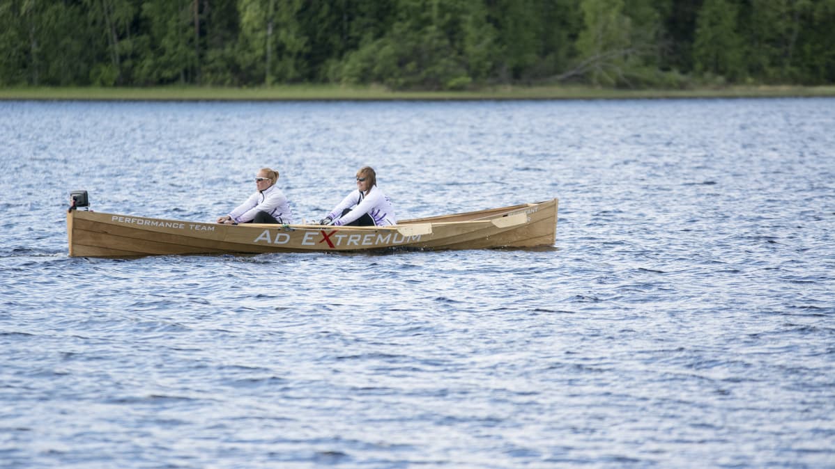 Suomenlahden yli soutamalla