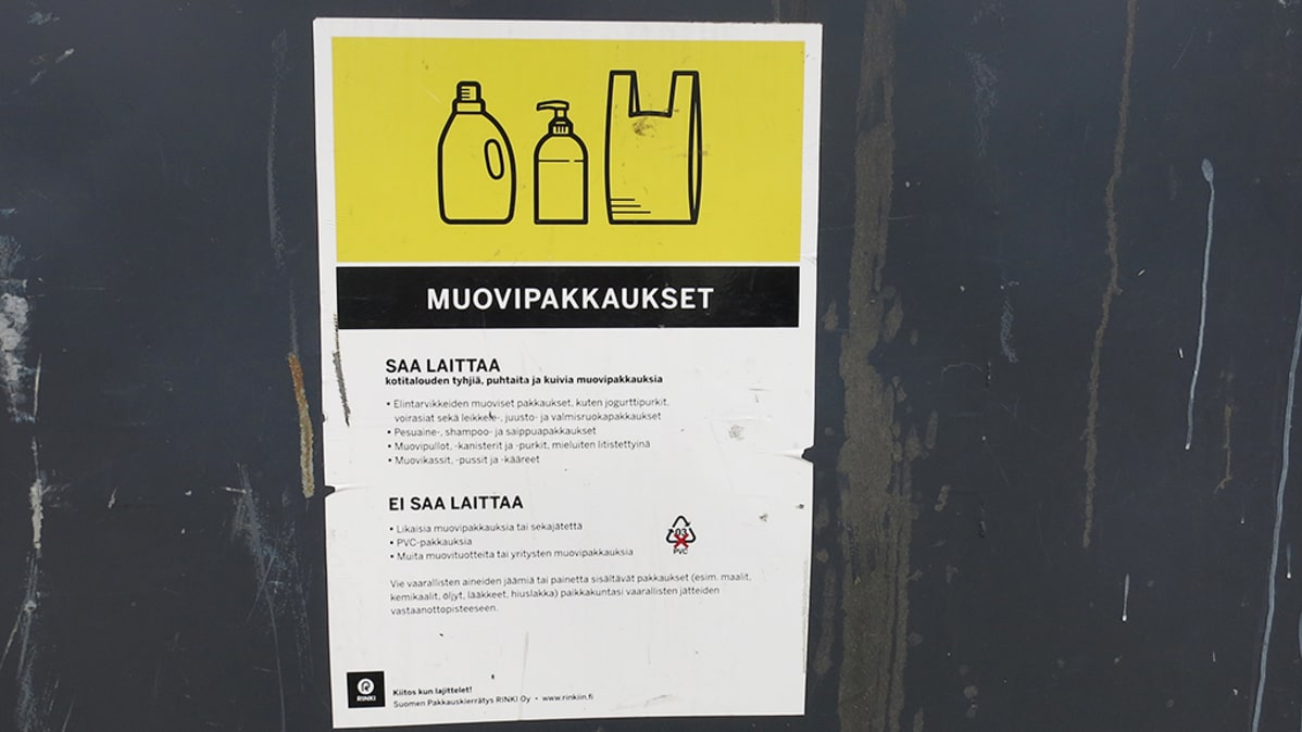 Kyltti Prisman kierrätyspisteessä