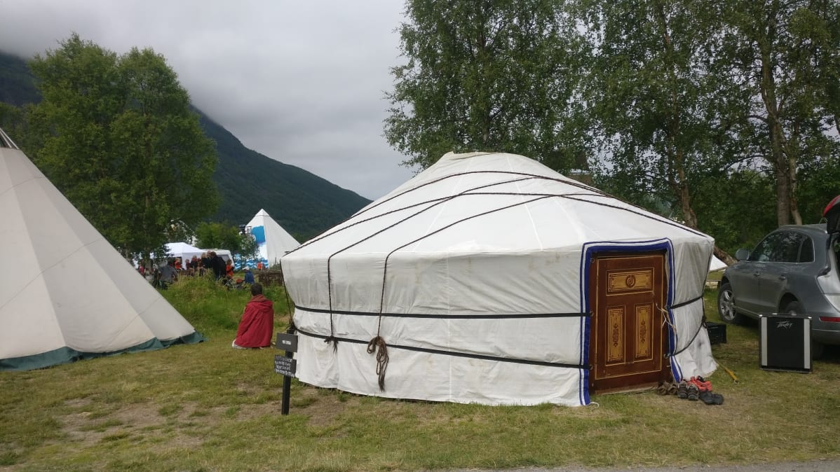 Riddu Riđđu -festivaali tarjoaa jurttakonsertteja.