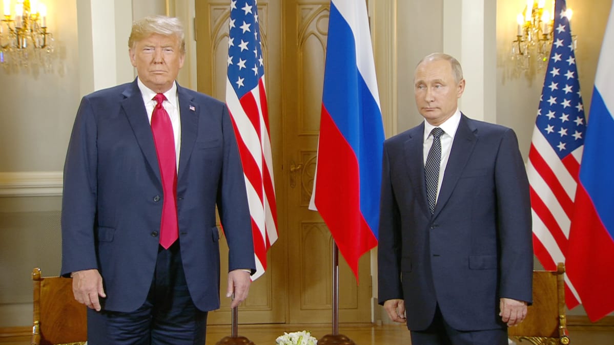 Donald Trump ja Vladimir Putin tapaavat presidentinlinnassa.