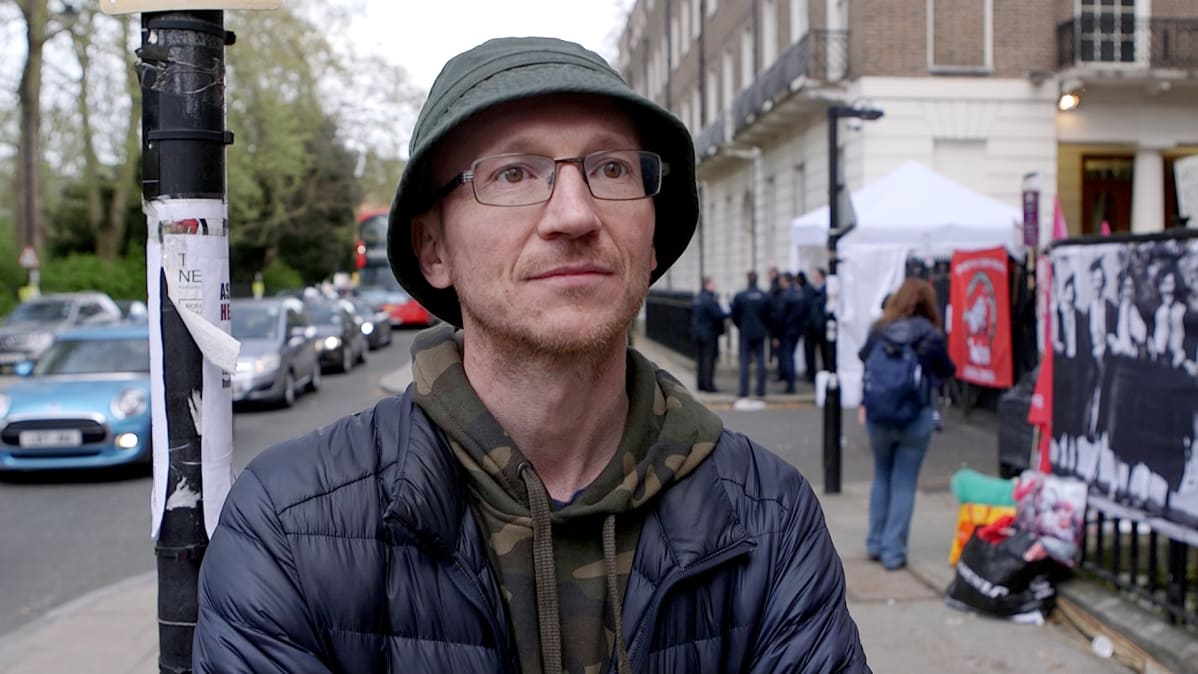 Itsenäisten työntekijöiden liiton Danny Millum puolustaa niitä työntekijöitä, joilla ei ole vakituista työsuhdetta.