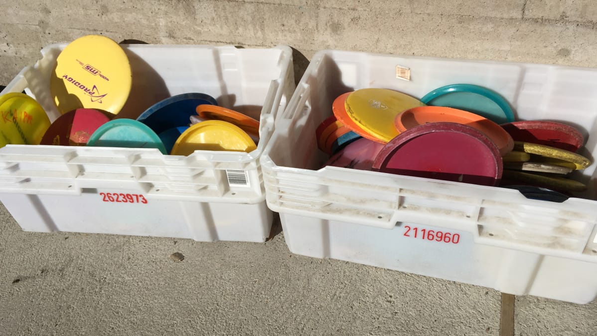 Frisbeegolf välineet varusmiesten iltalomat