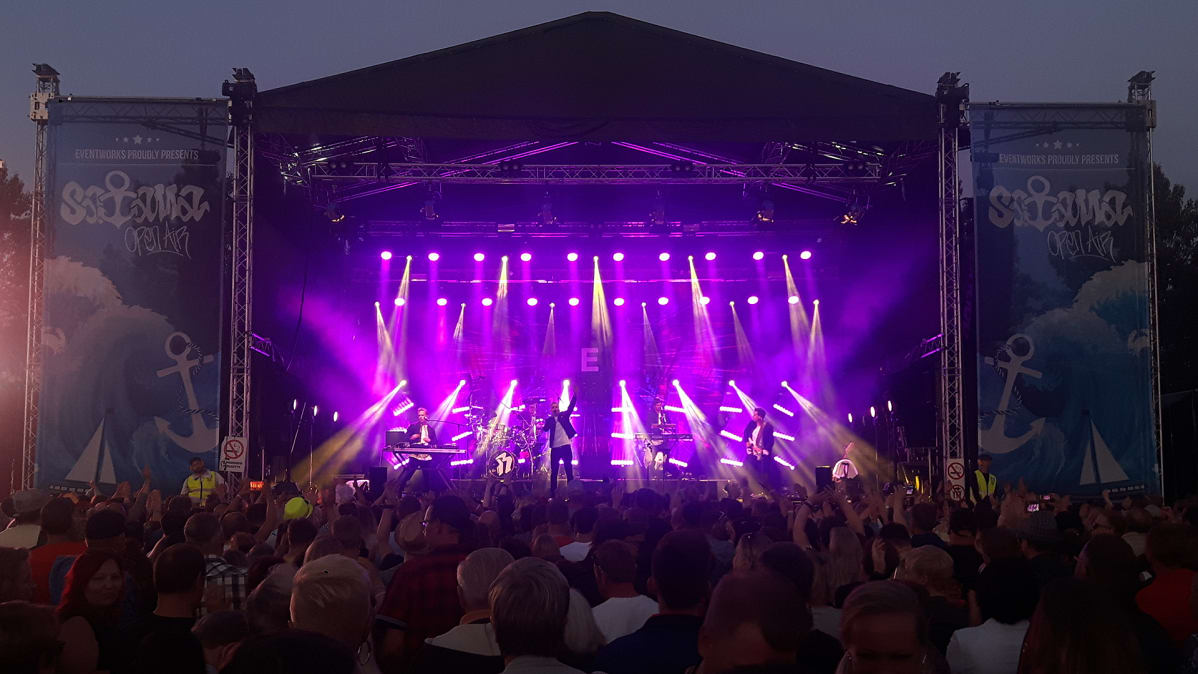 Elastinen Kemin Satama Open Air -festivaaleilla.
