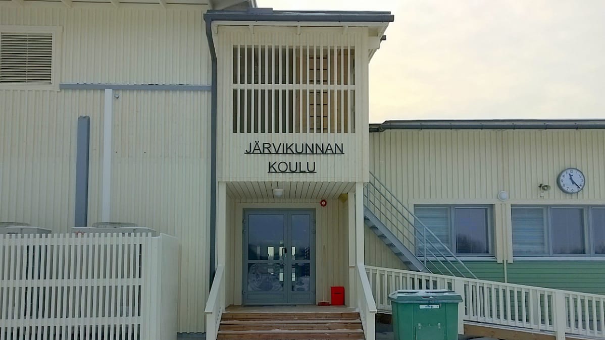 Järvikunnan koulu.