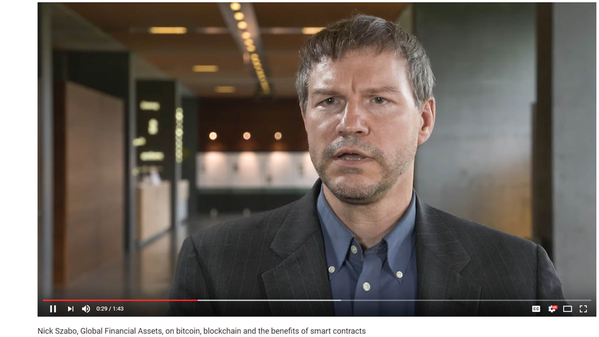 Kuvakaappaus Youtube-videosta, jolla Nick Szabo puhuu.