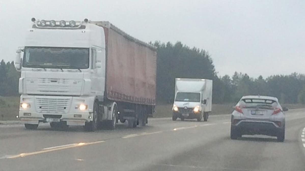 valtatie, leveäkaistatie, kuutostie, liikenne, Elimäki, Kouvola