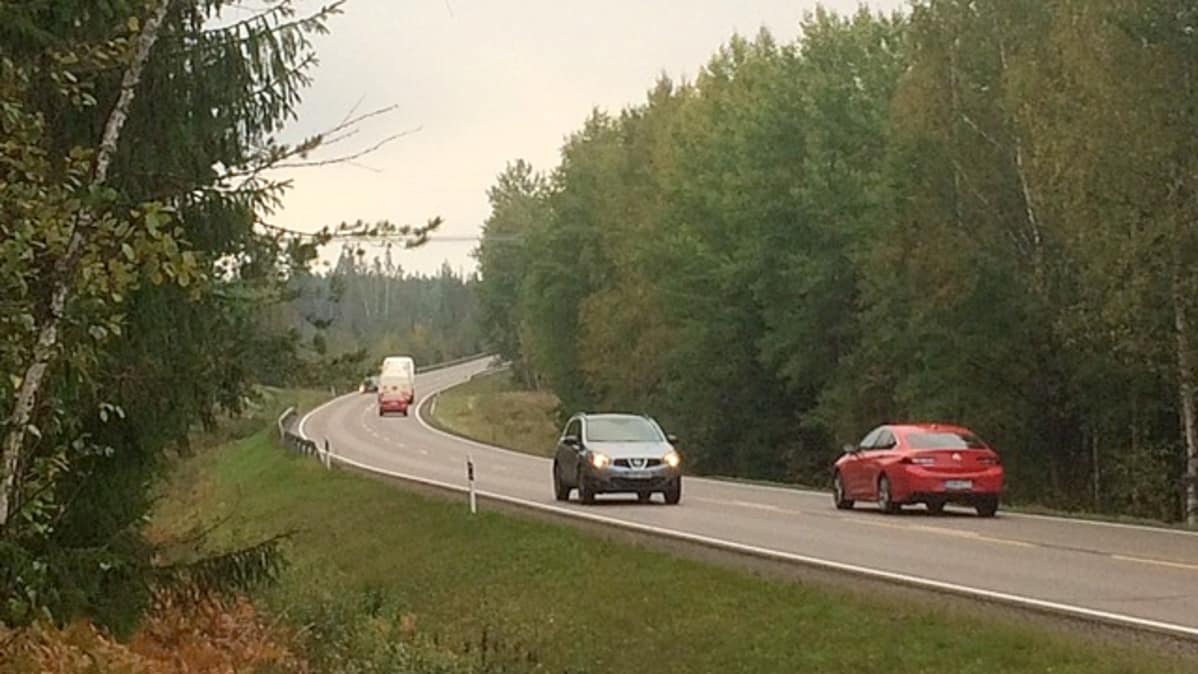 valtatie, kuutostie, leveäkaistatie, Kouvola, Koria,