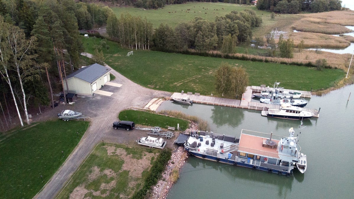 Airiston Helmen Villa Ybbersnäsin ranta-alue kuvattuna ilmasta Paraisilla 23. syyskuuta.