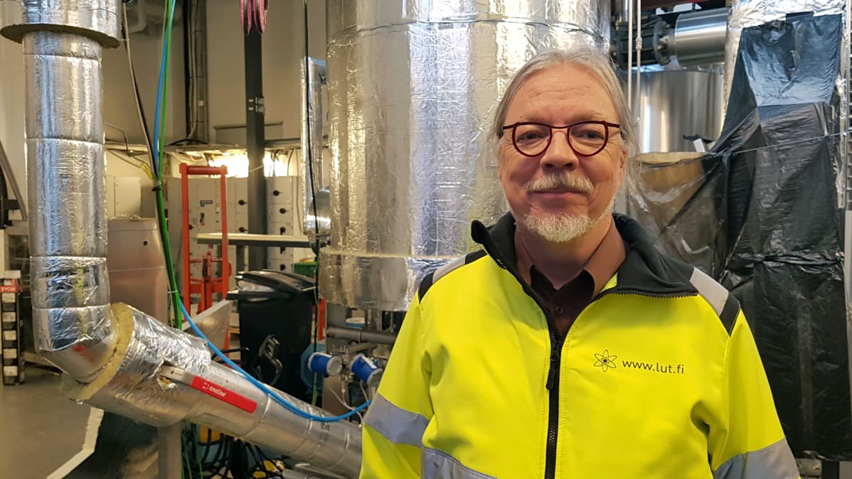 Professori Juhani Hyvärinen