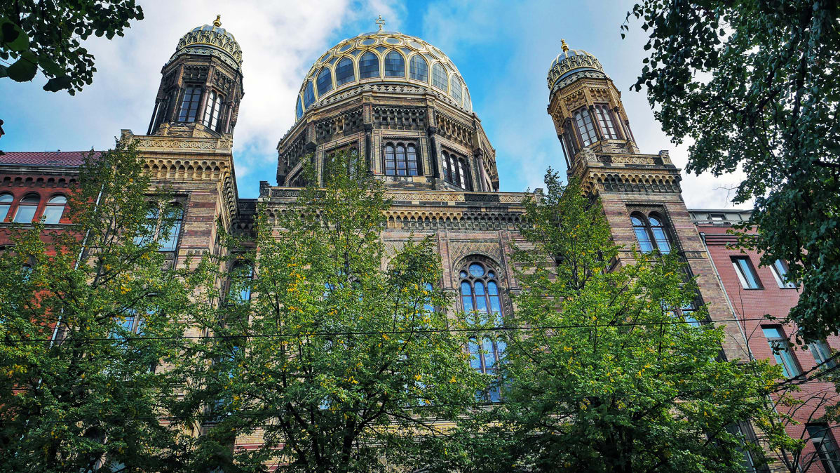 Berliinin synagogan julkisivu.