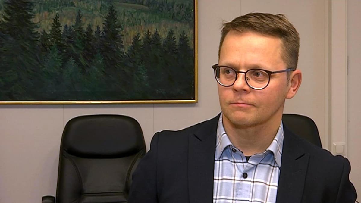 Ympäristöoikeuden professori Ismo Pölönen