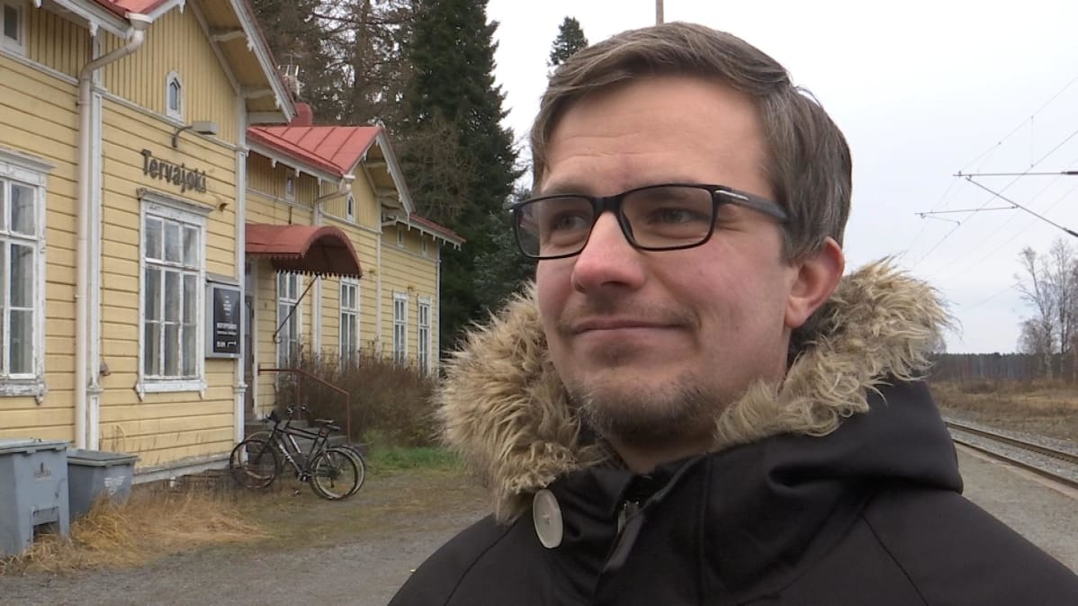 Isonkyrön kunnanvaltuuston puheenjohtaja Miko Heinilä.