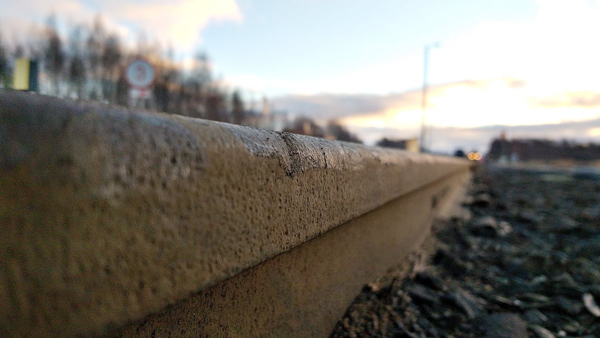 Rautatiekiskot lähikuvassa.