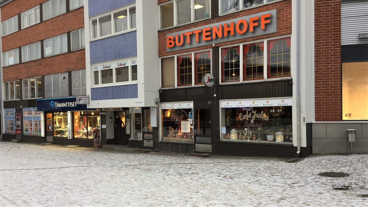 Ravintola Buttenhoff kävelykatu Koskenpartaalla Imatralla.