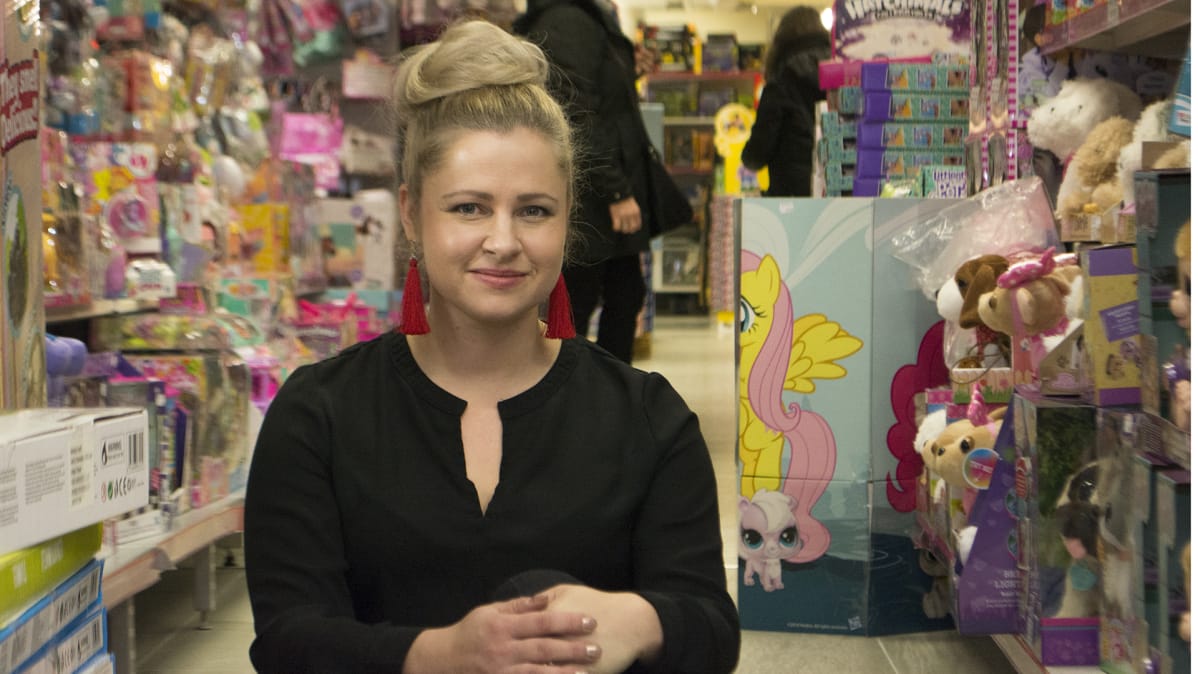Lelukauppa Partasen yrittäjä Minna Kunnasluoto