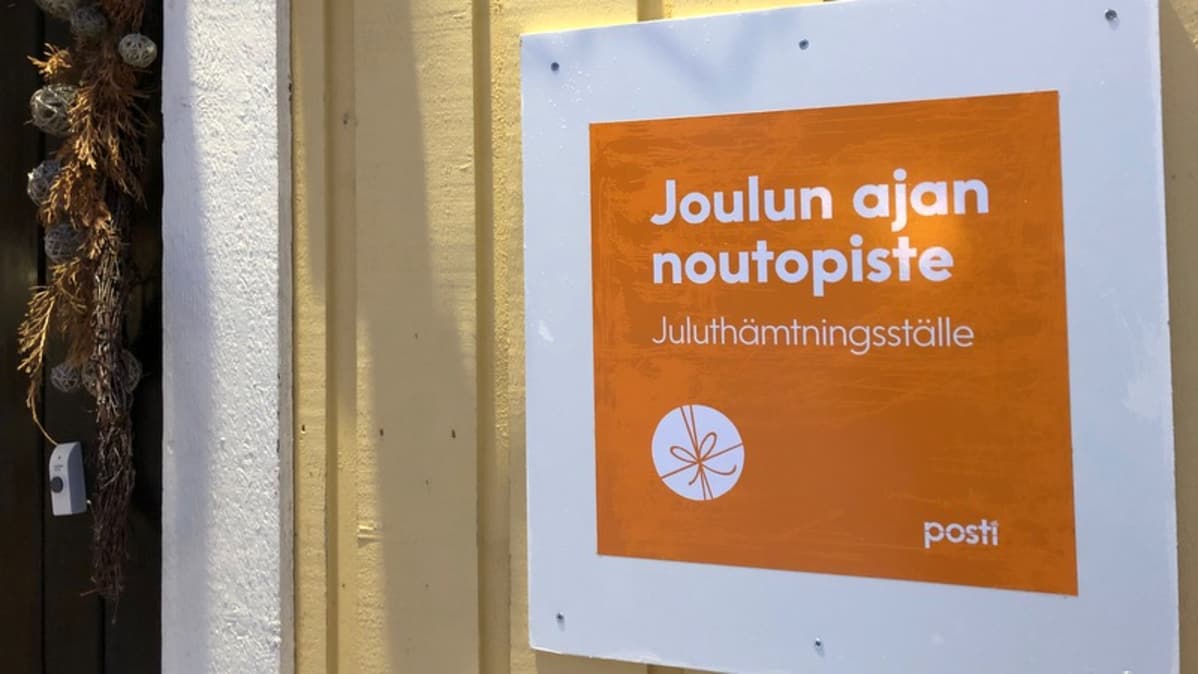 Kyltti seinässä.