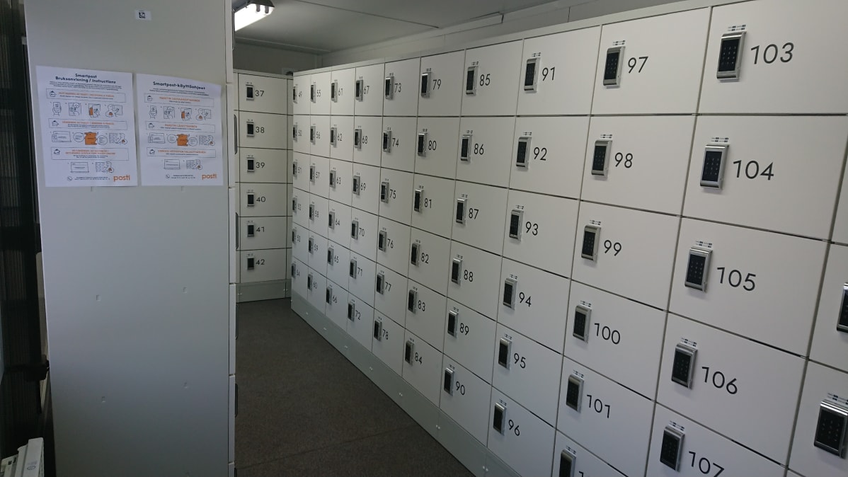 Postin konttiin rakentama automaattiposti.