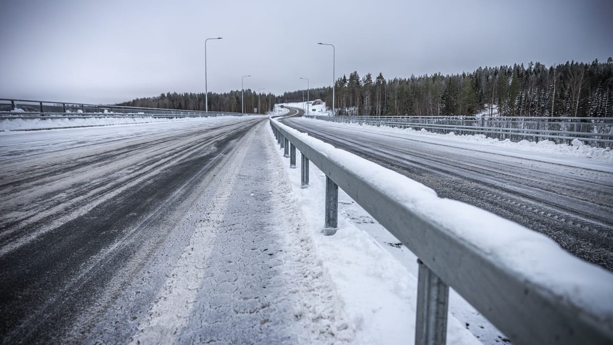 Tärttämäen silta nelostiellä Äänekoskella.