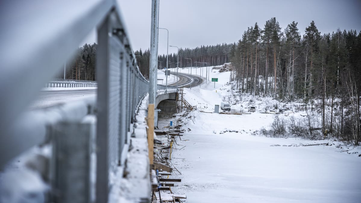 Tärttämäen silta nelostiellä Äänekoskella.