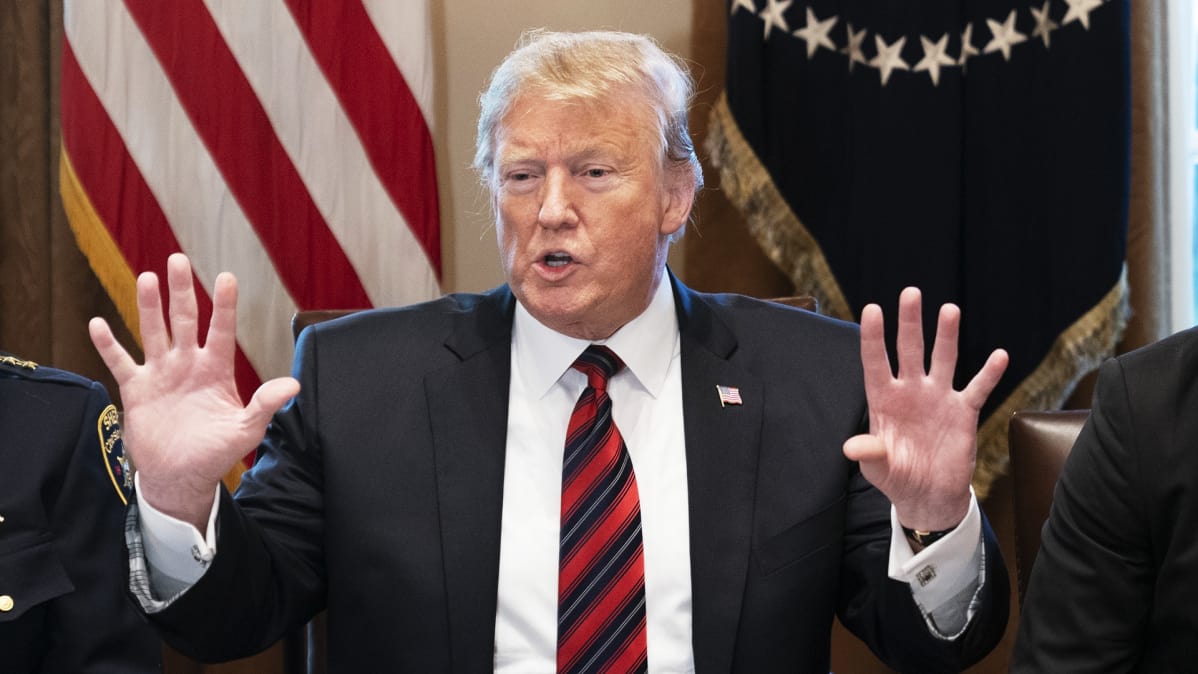 Trump puhuu.