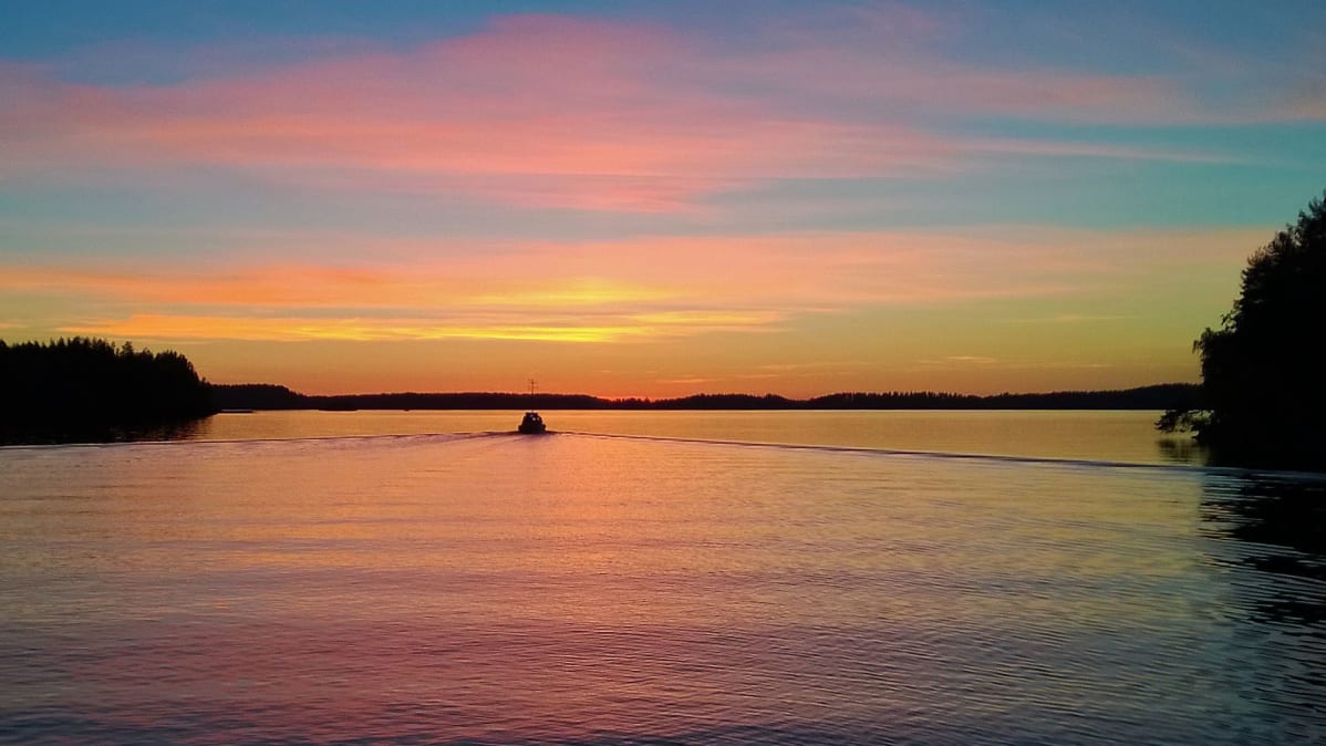 Kesäyön tunnelmaa Punkaharjun maisemista