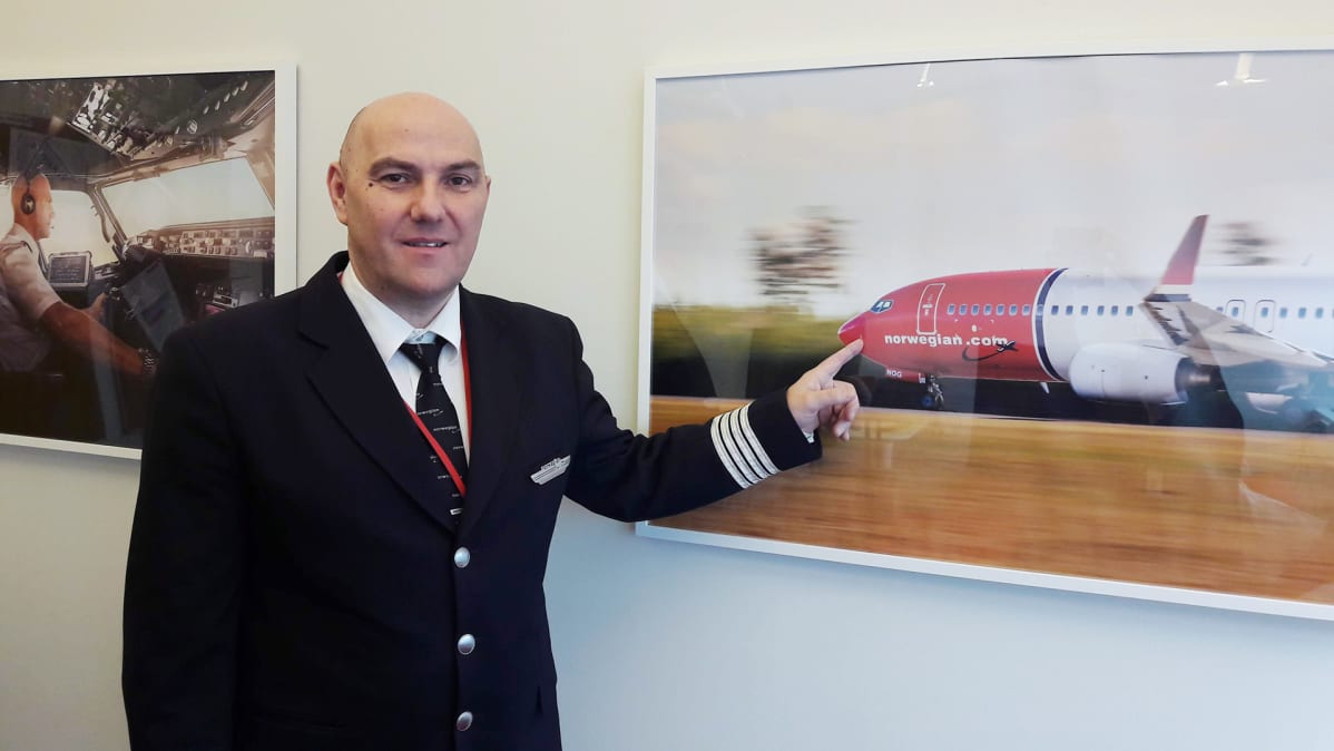 Kohtauskulma-anturit sijaitsevat koneen sivuilla, ohjaamon alapuolella, näyttää Henri Airava.