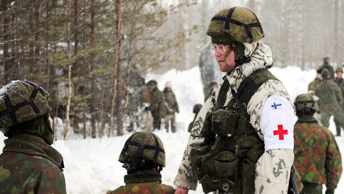 Suomalaiset sotilaat viiden maan sotilasharjoituksessa Kalixissa Ruotsissa.