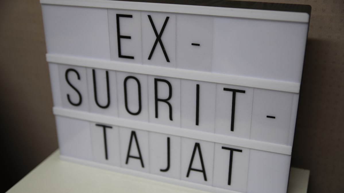 ex-suorittajat -kyltti