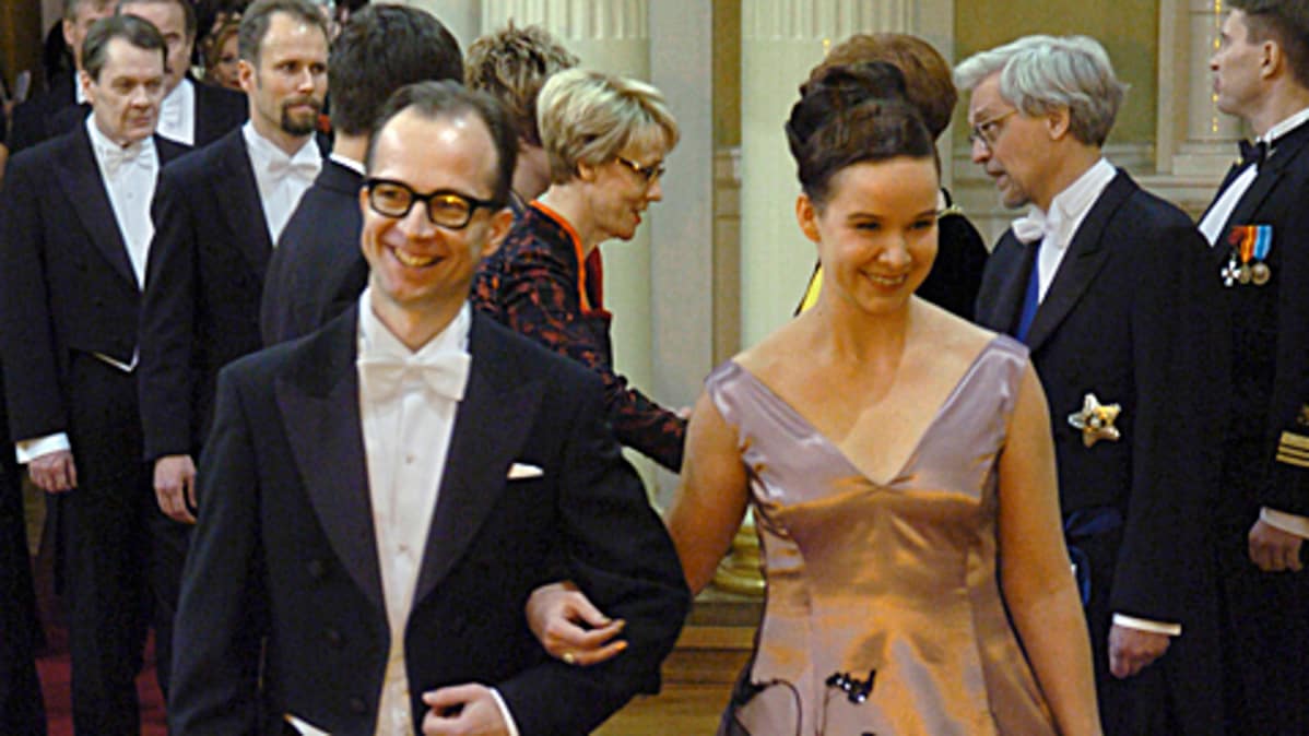 Simo Frangén ja Rosa Meriläinen presidentin itsenäisyyspäivän vastaanotolla 2004.